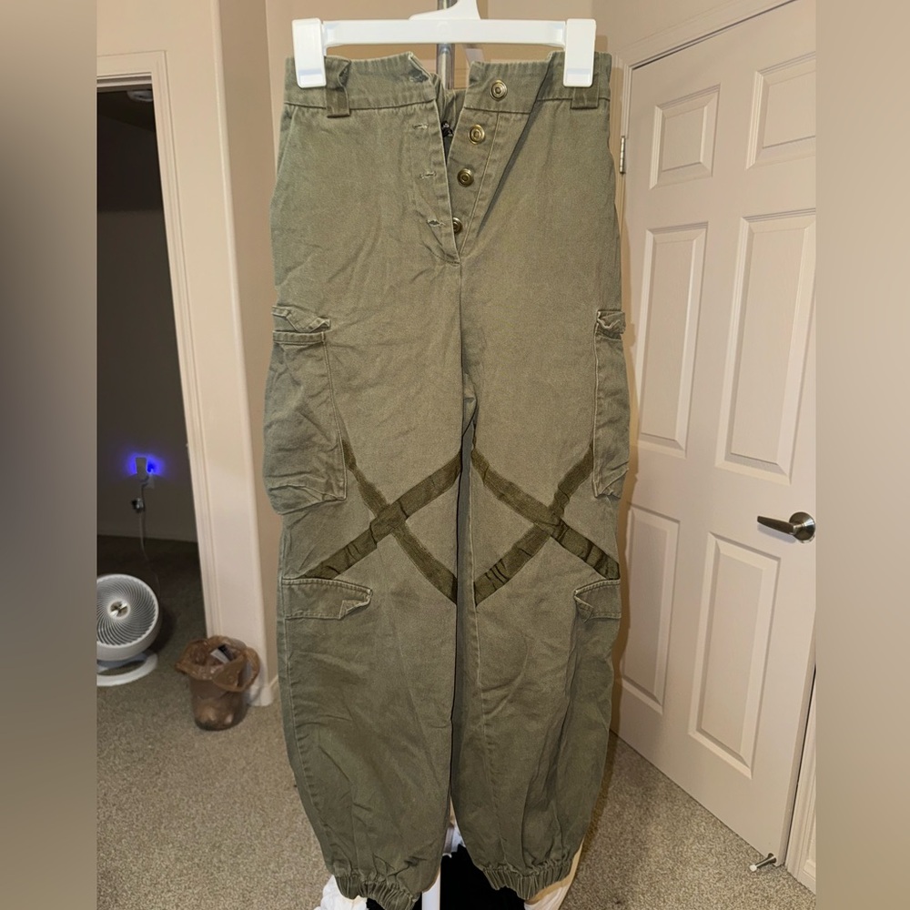 FashionNova Green cargo pants Kourtney Kardashian